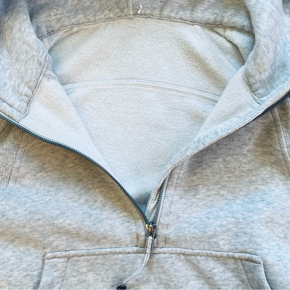 Lululemon women’s gray 1/2 zip hoodie sweatshirt w/ handwarmer pocket Sz M/L